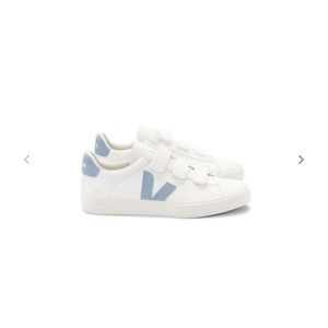 Veja
WMNS RECIFE LOGO CHROMEFREE LEATHER